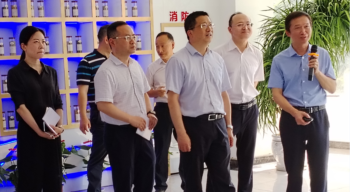 四川证监局党委书记、局长唐理斌一行来公司调研